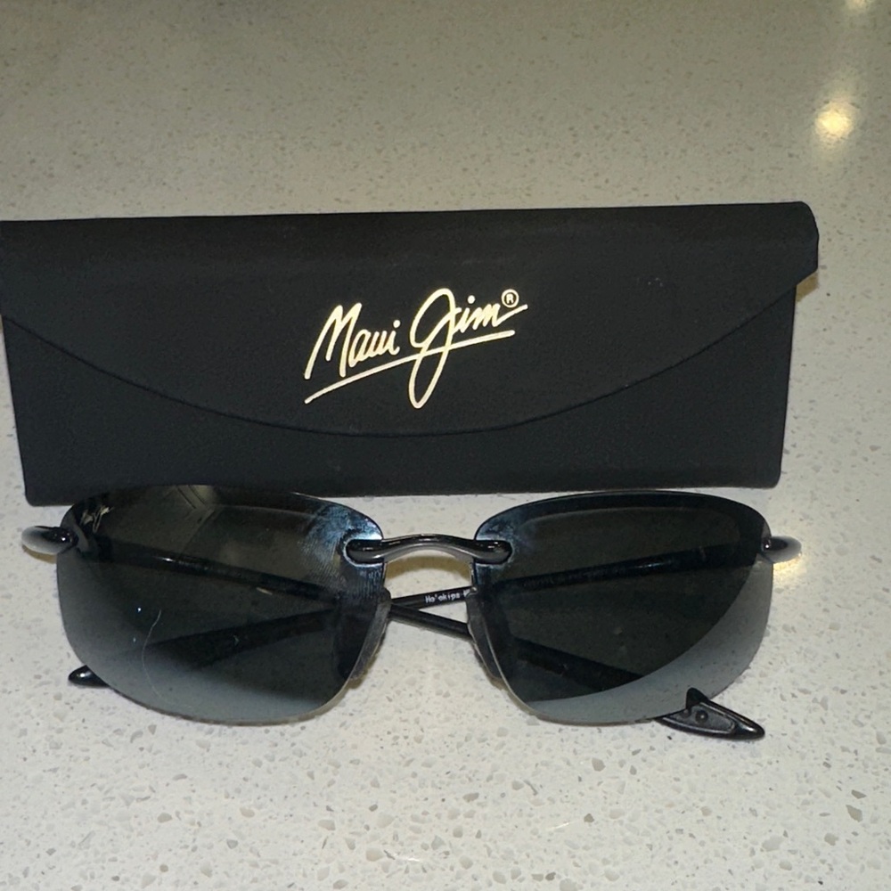 Maui Jim Dark Lens Sunglasses